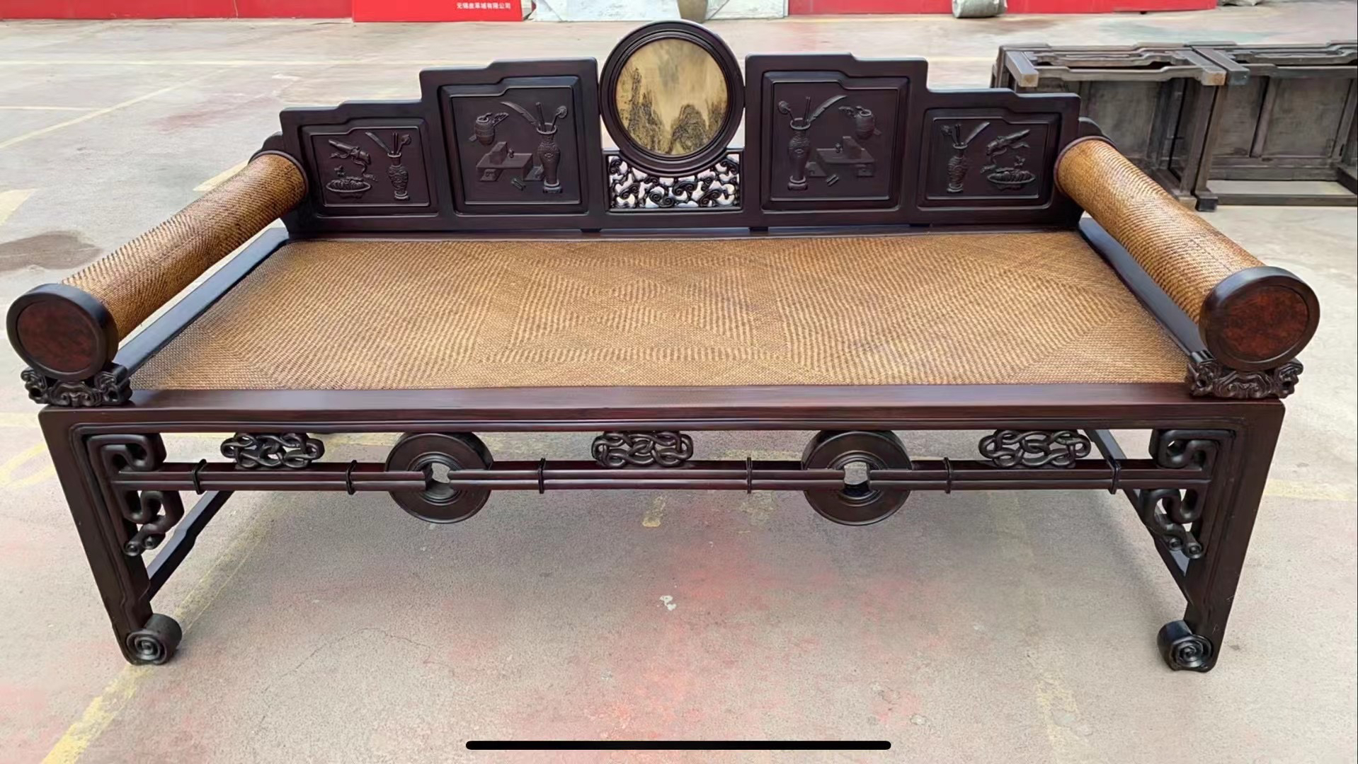 苏式 大红隔层茶几 四面雕花勾脚 