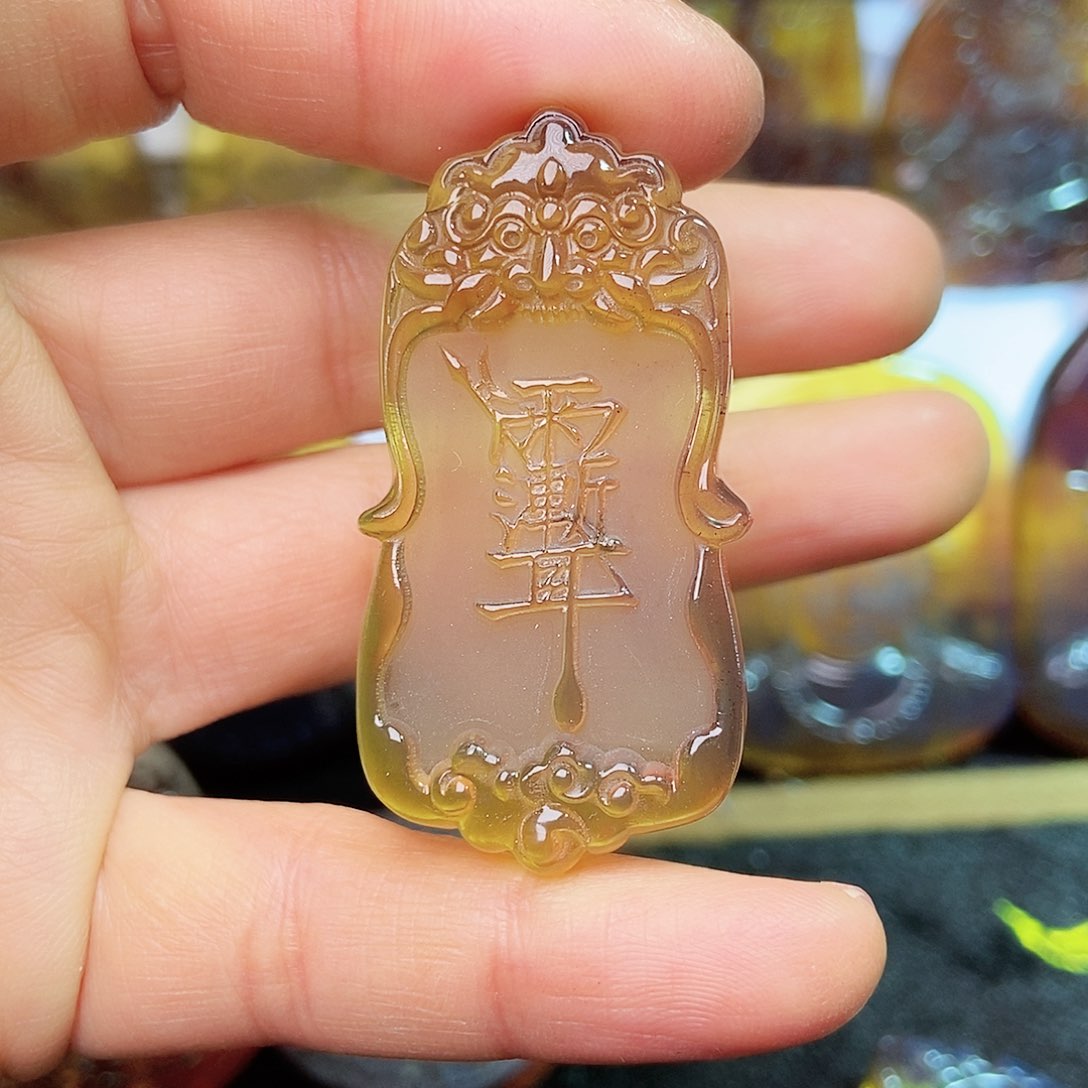 琥珀颈饰未镶嵌琥珀