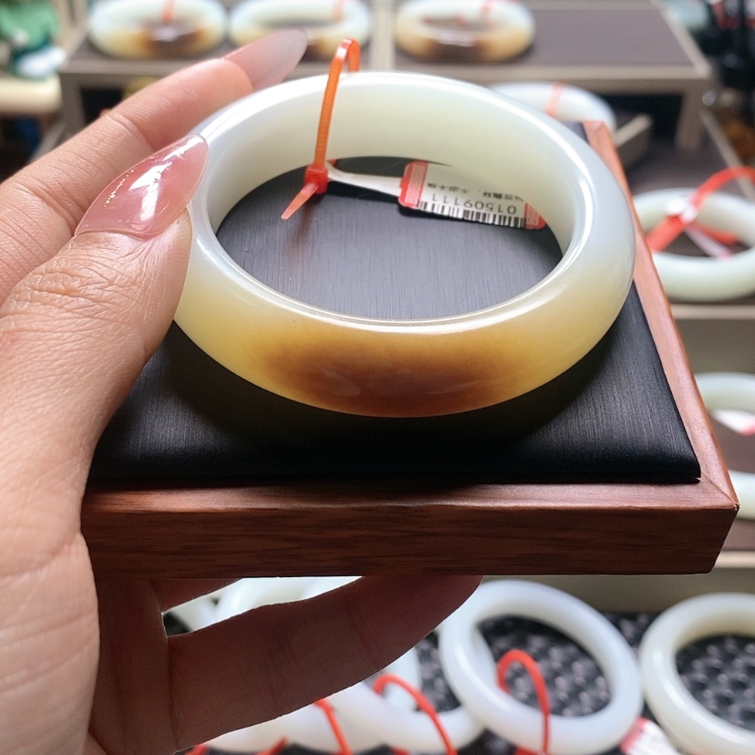 【闪购商品】和田玉手镯未镶嵌