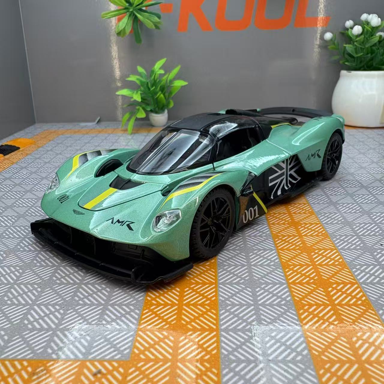 【关了 注才能拍】绿色合金跑车模型