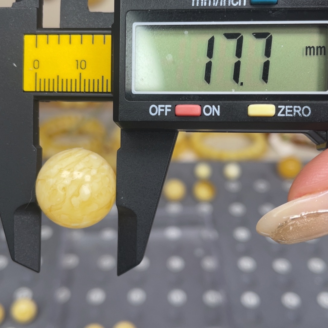 屋***王琥珀未镶嵌裸石102