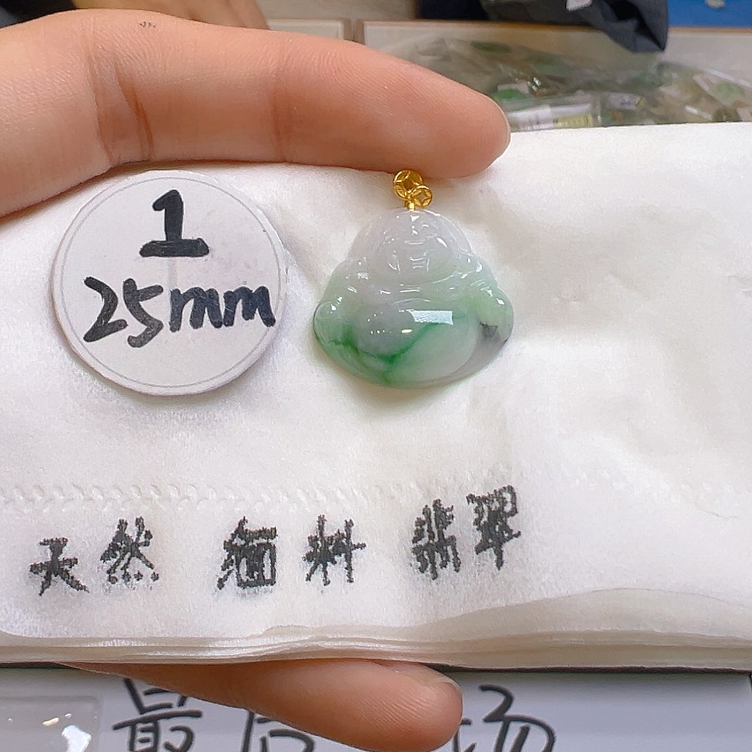 翡翠颈饰18K金镶嵌翡翠