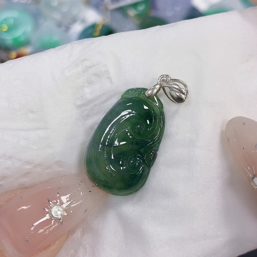 颈饰未镶嵌翡翠翡翠