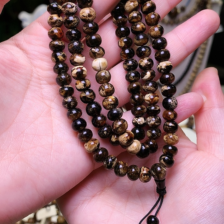 琥珀未镶嵌裸石抚顺琥珀7-395