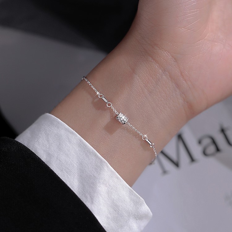 铜合金亚克力手链 小蛮腰手链手串轻奢镶钻小众设计ins简约气质