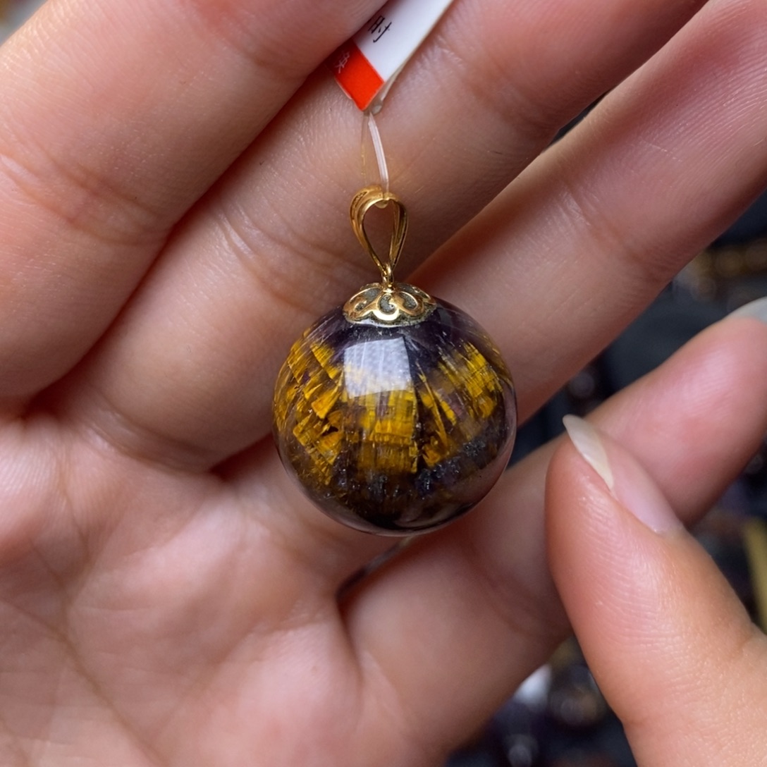 A015极光达碧滋单珠吊坠18K金镶嵌水晶