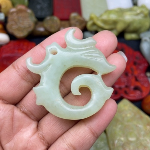 蛇纹石玉颈饰未镶嵌90