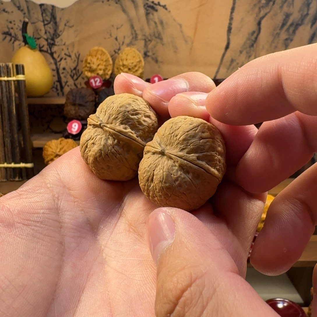 铁核桃把件蛇皮球