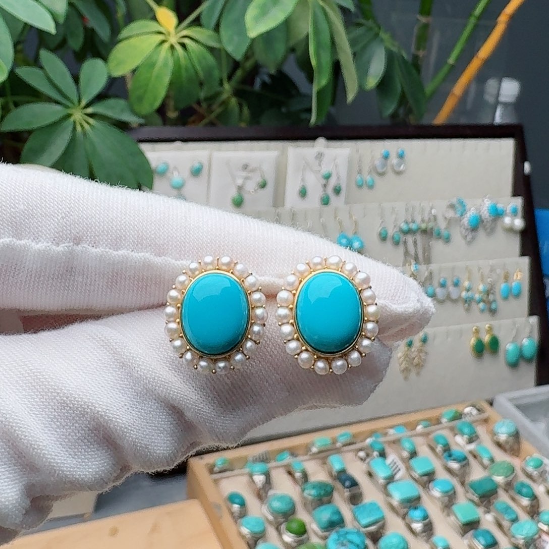 绿松石18K金镶嵌耳饰耳钉