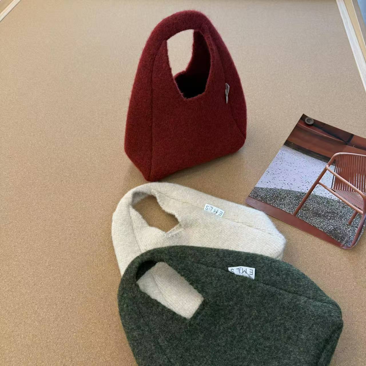 25秋冬季毛茸茸新款可爱纯色包包时尚百搭爆款手提羊呢包【嗒囜】