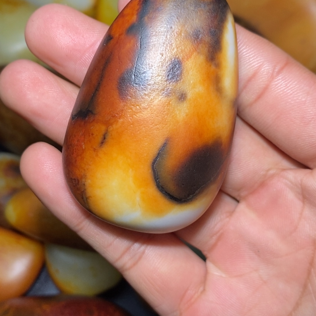 和田玉未镶嵌珠宝奇石