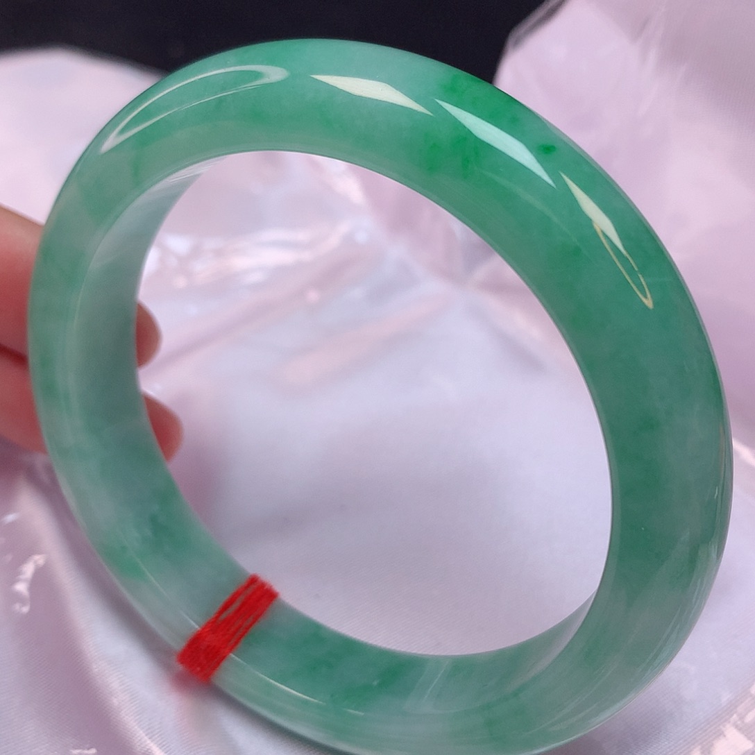 翡翠手镯未镶嵌60 翡翠手镯