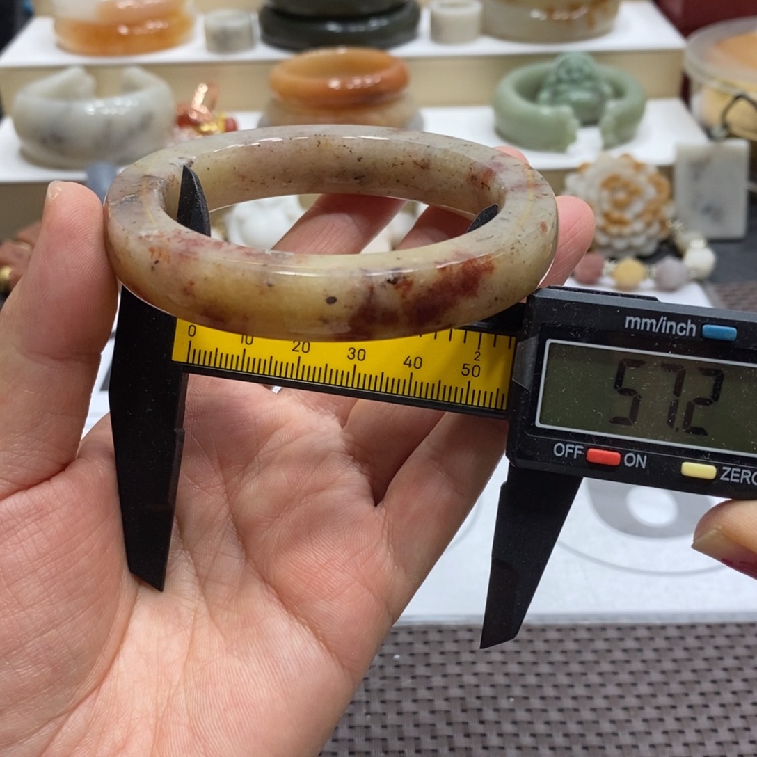 石英质玉未镶嵌手镯