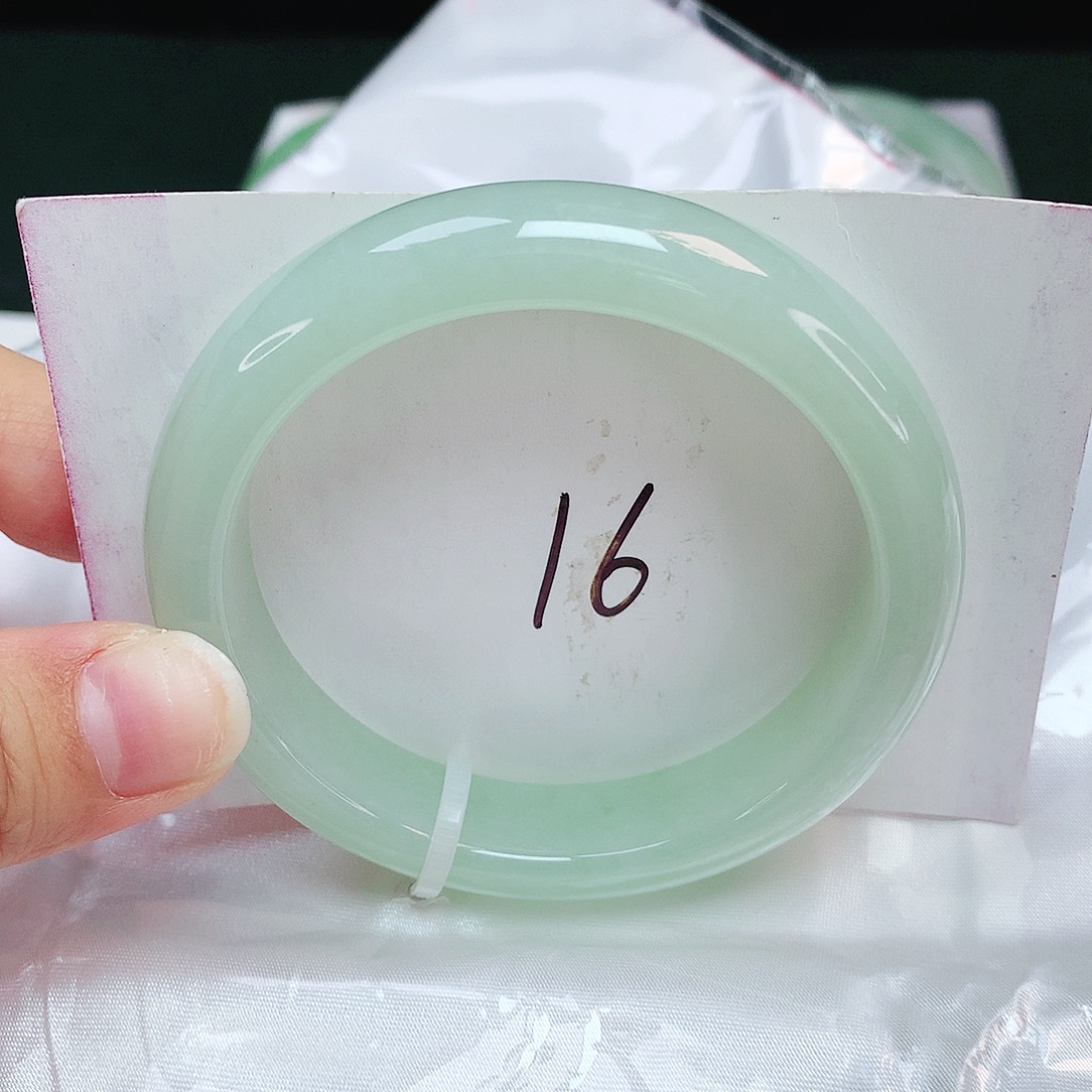 翡翠未镶嵌手镯正圈55.8