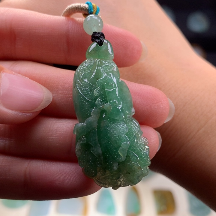 翡翠未镶嵌挂件精品