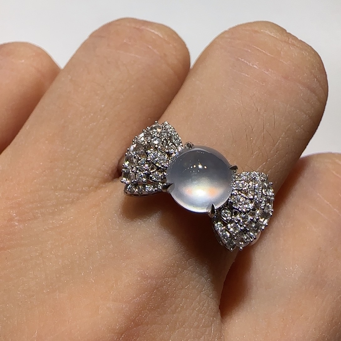 翡翠18K金镶嵌戒指蝴蝶结