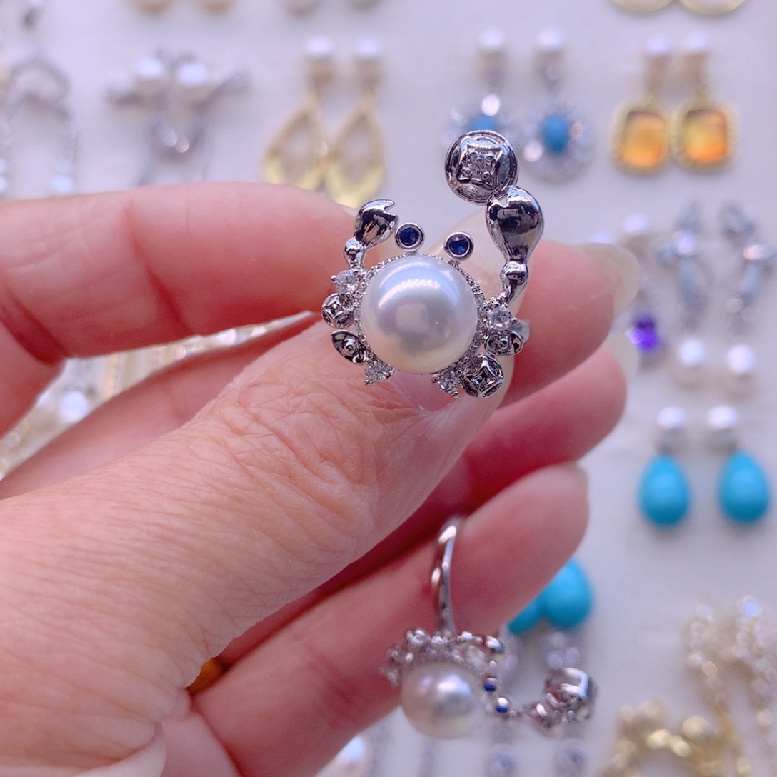 淡水珍珠合金耳饰