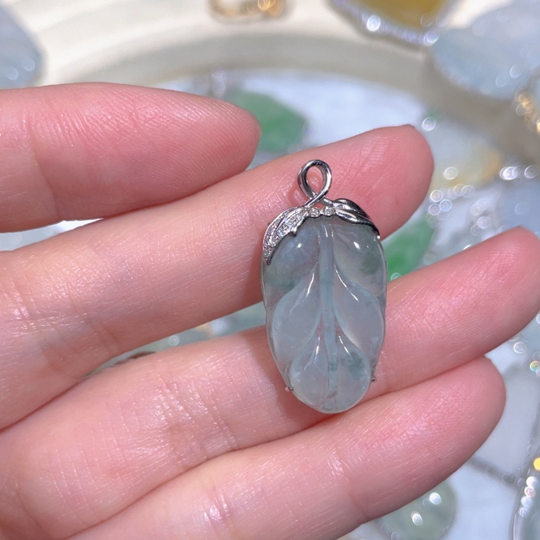 翡翠颈饰18K金镶嵌翡翠