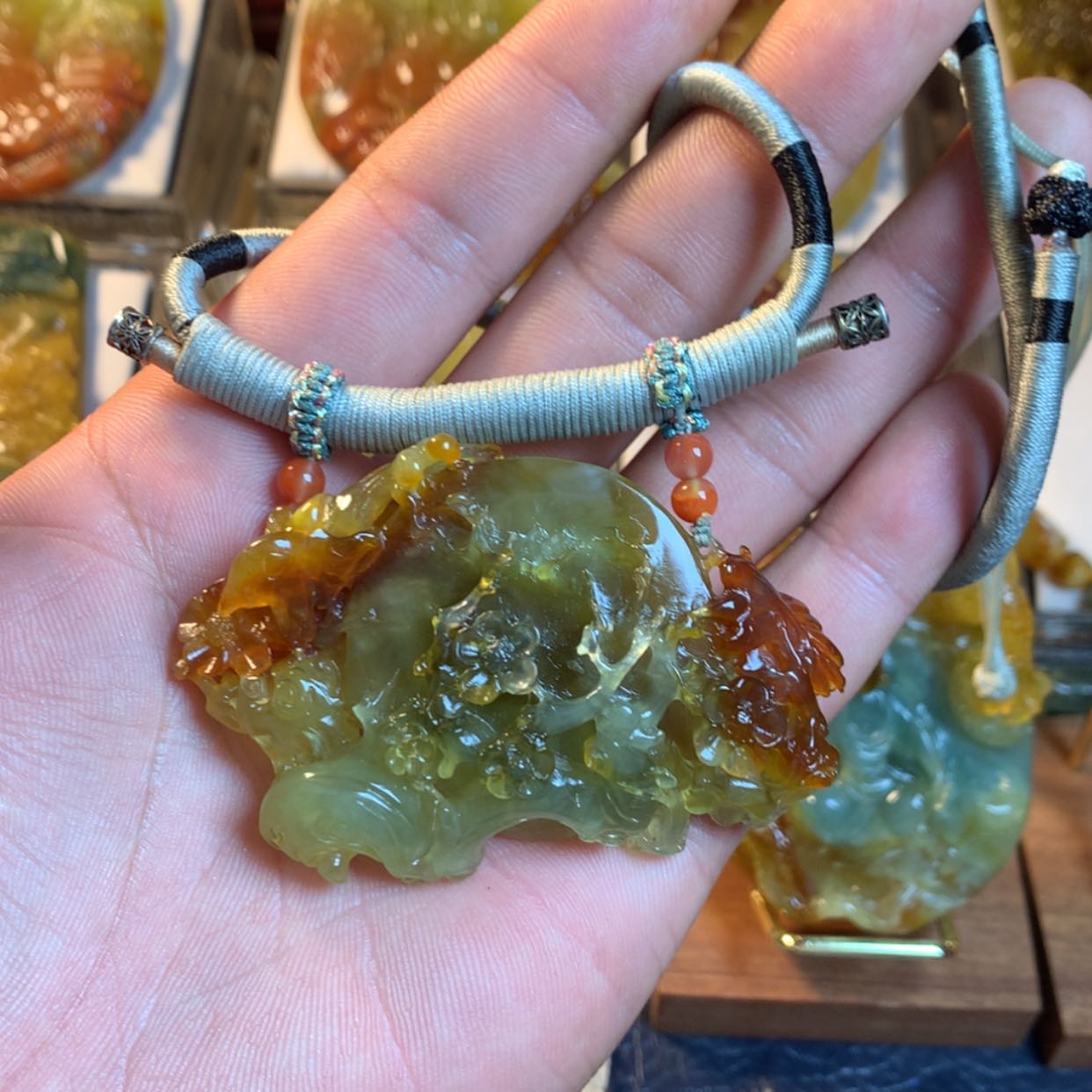 【闪购商品】蛇纹石玉颈饰未镶嵌
