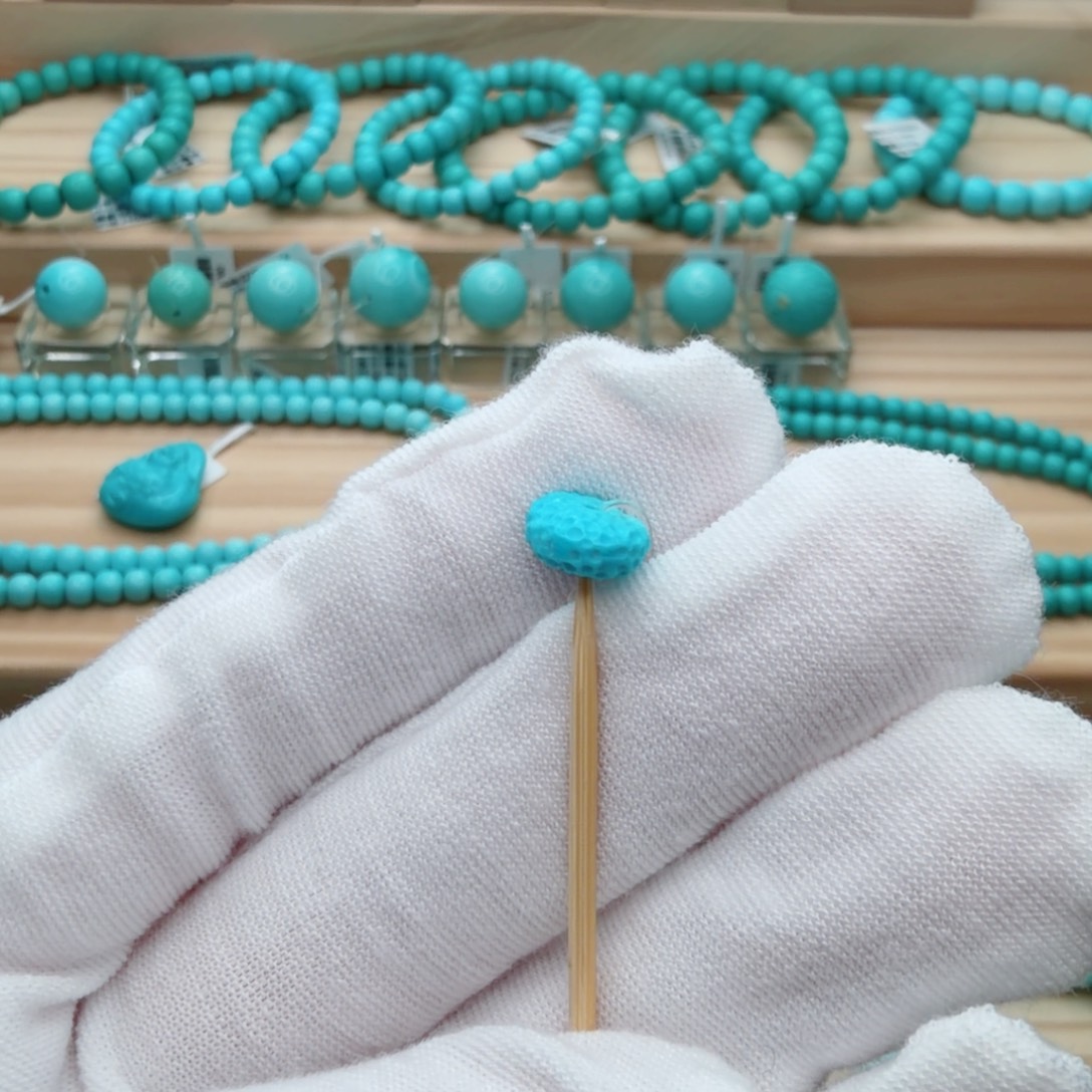 绿松石未镶嵌珠宝奇石