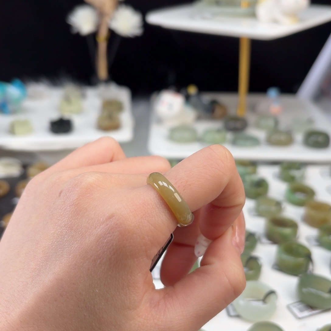 和田玉未镶嵌戒指o140浅糖细条16.6