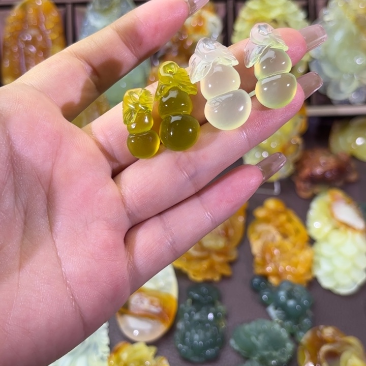 未镶嵌蛇纹石玉颈饰