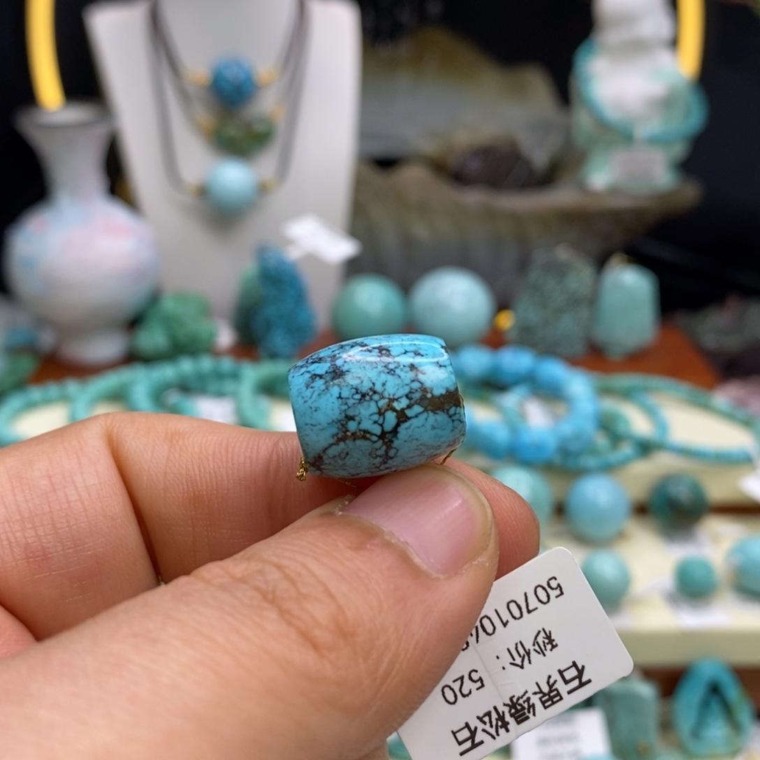 绿松石未镶嵌珠宝奇石