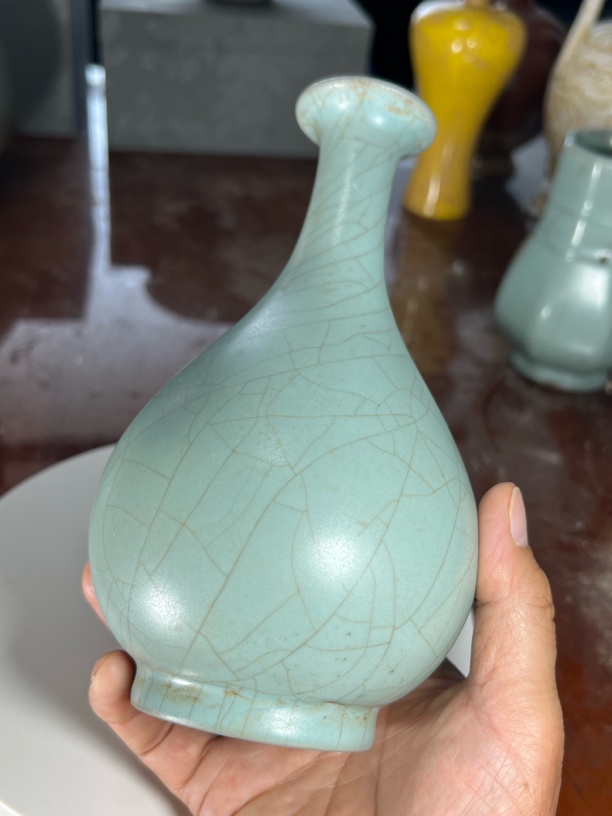 汝窑藏品天青色玉壶春。