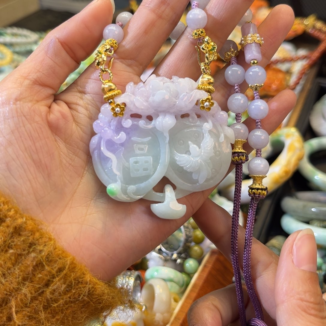 翡翠颈饰未镶嵌待编款