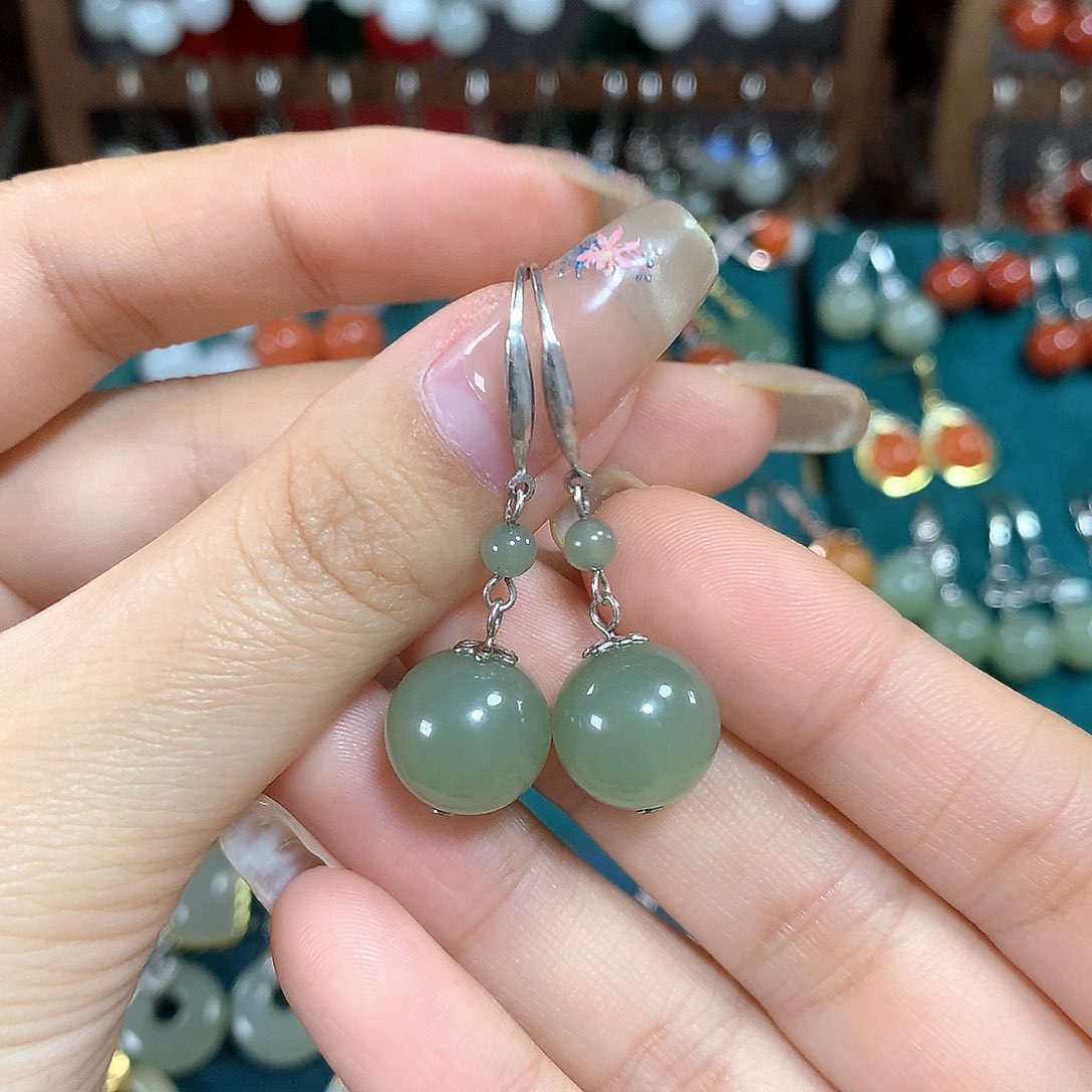 和田玉耳饰银S925镶嵌天然和田玉晴水12mm左右