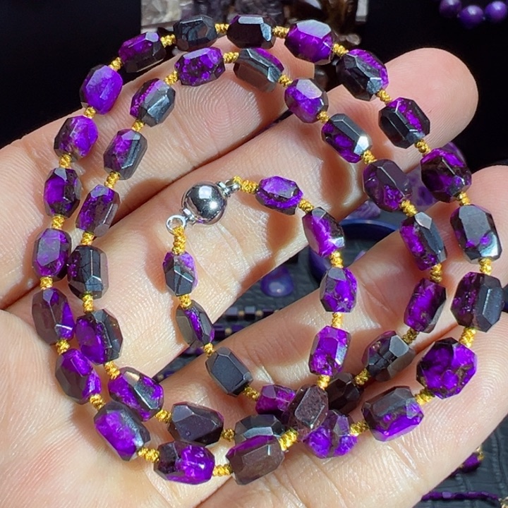 未镶嵌苏纪石（舒俱来）项链