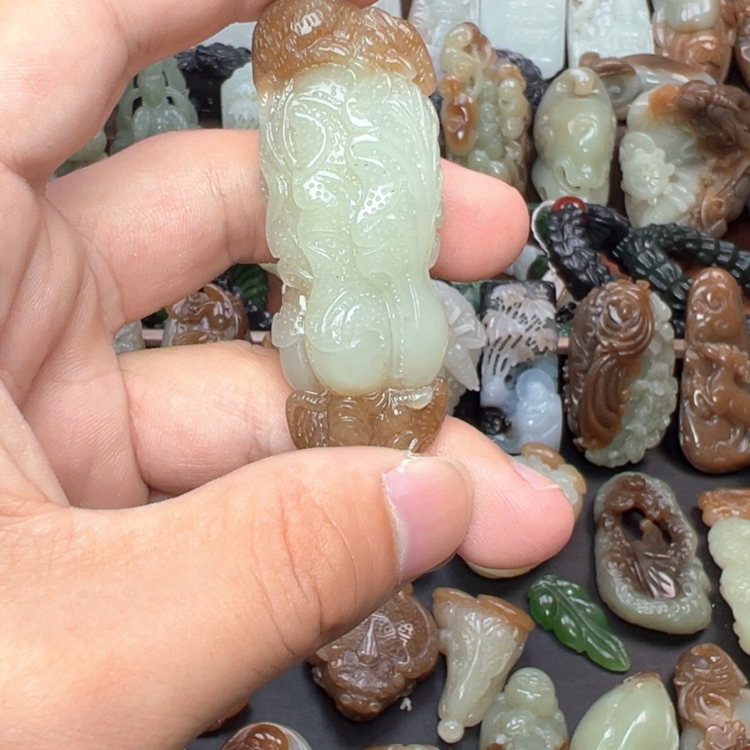 和田玉未镶嵌挂件