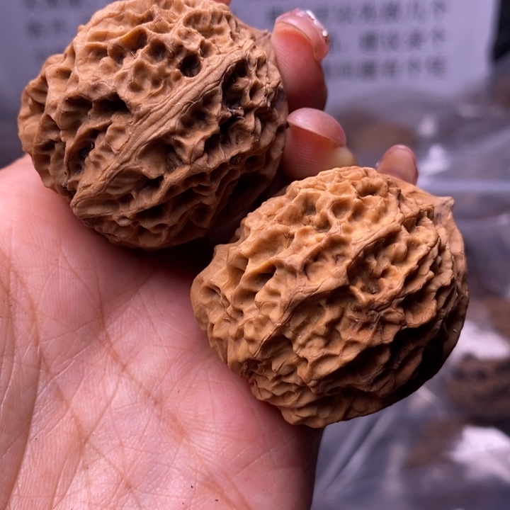 核桃云南野生铁核桃65斤42mm