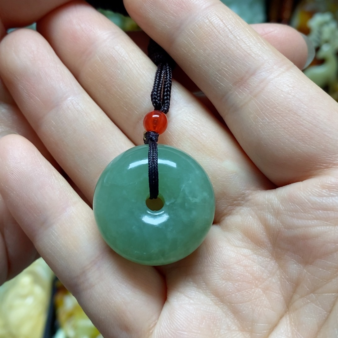 岫玉吊坠(赠链)未镶嵌