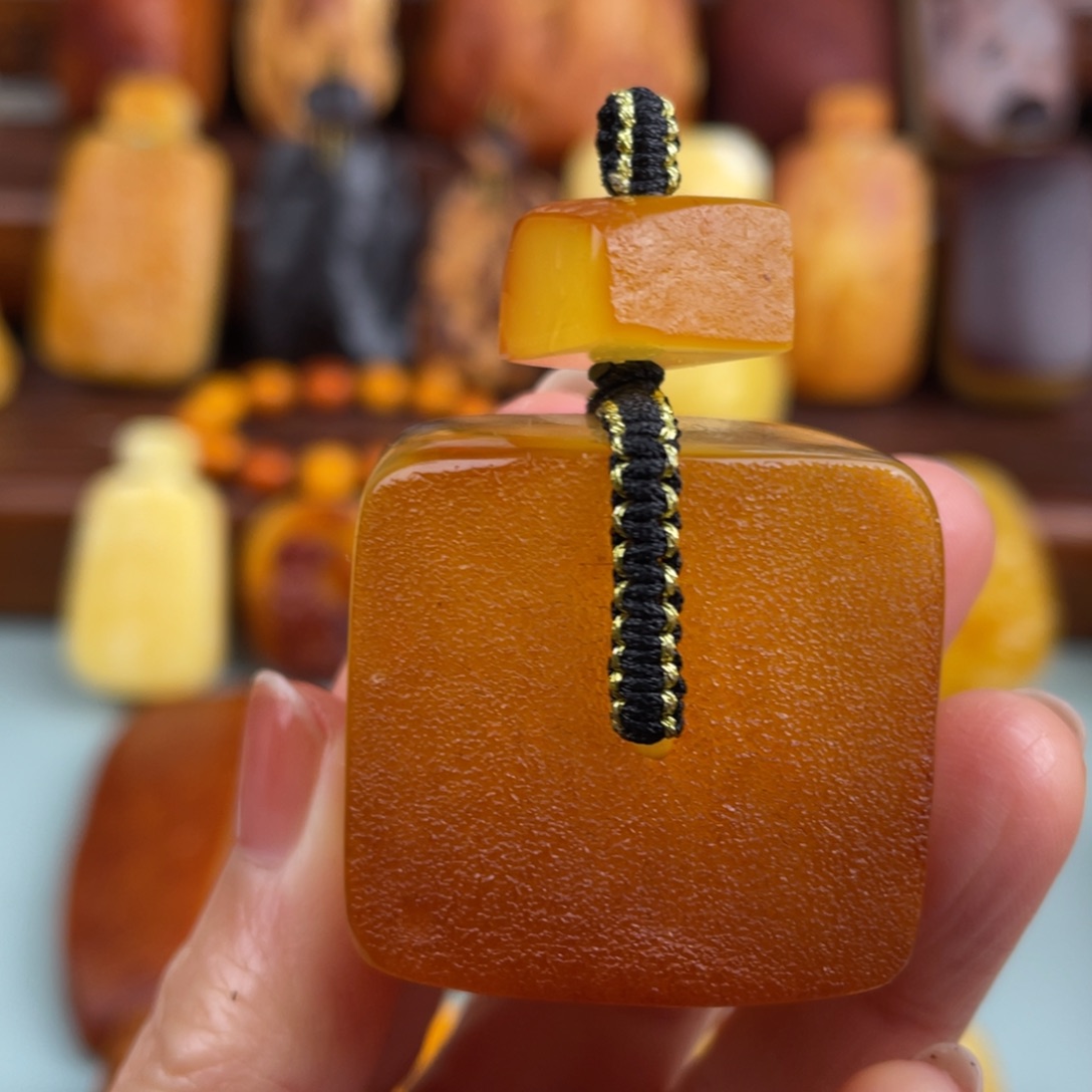 定制琥珀未镶嵌蜜蜡扣子