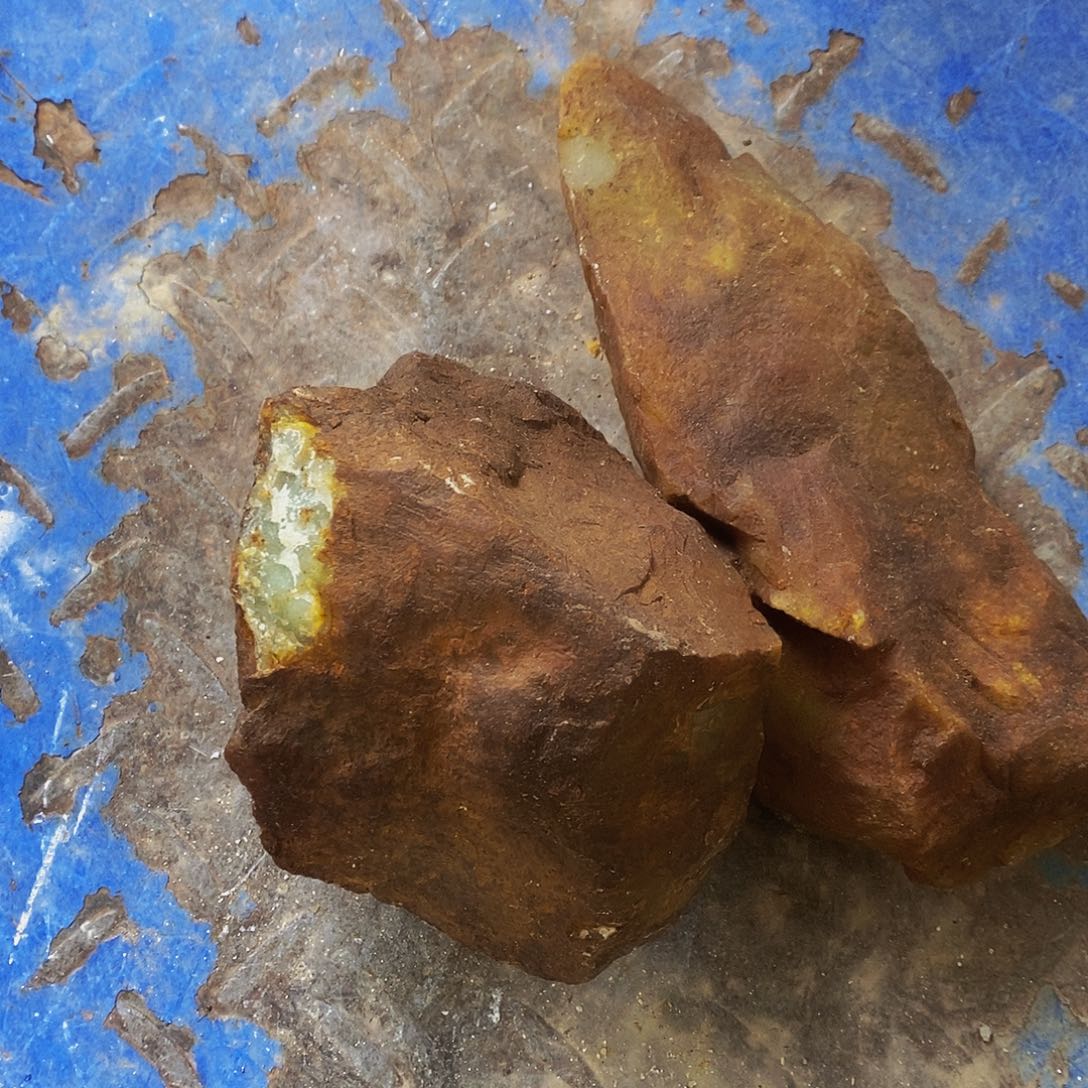 未镶嵌蛇纹石玉珠宝奇石