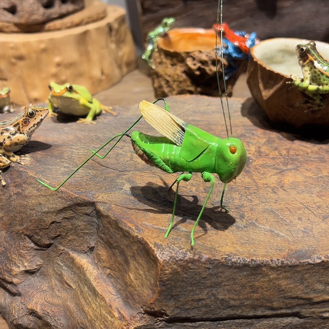 蝈蝈陶土漆画纯手工