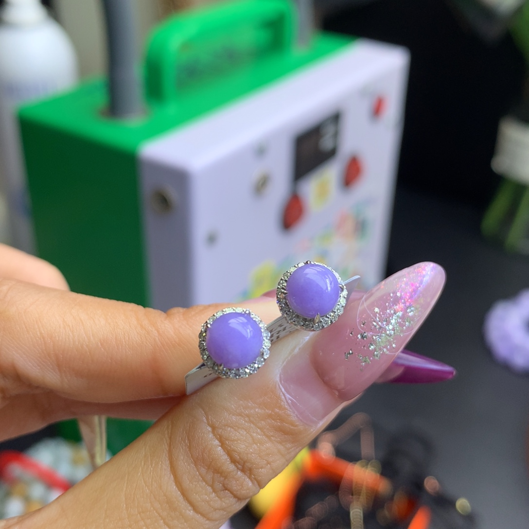 鱿***卷翡翠18K金镶嵌颈饰