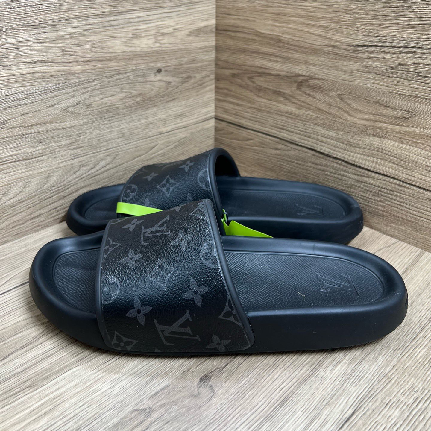 95新 LouisVuitton/路易威登 (ll) 黑色老花拖鞋 42码601909