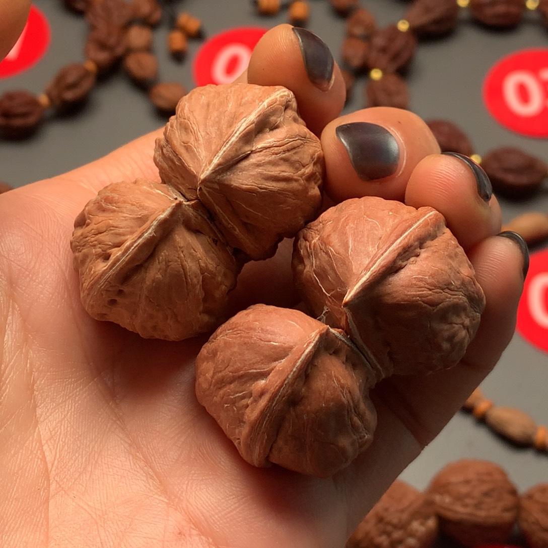 核桃8双棒有瑕疵虚尖