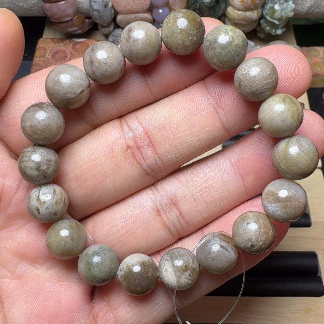 硅化玉未镶嵌纯天然色有机玉石保真色