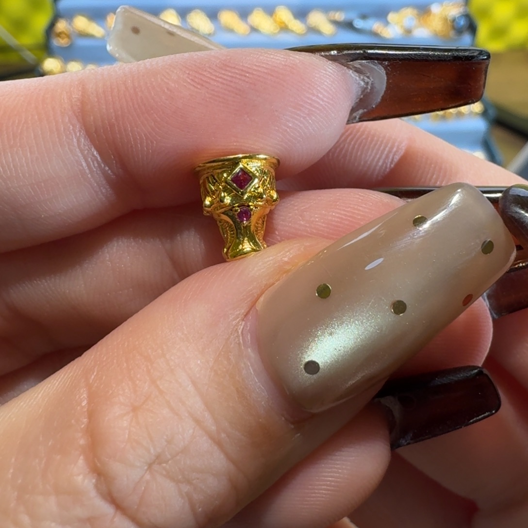 足银玻璃小号佛塔