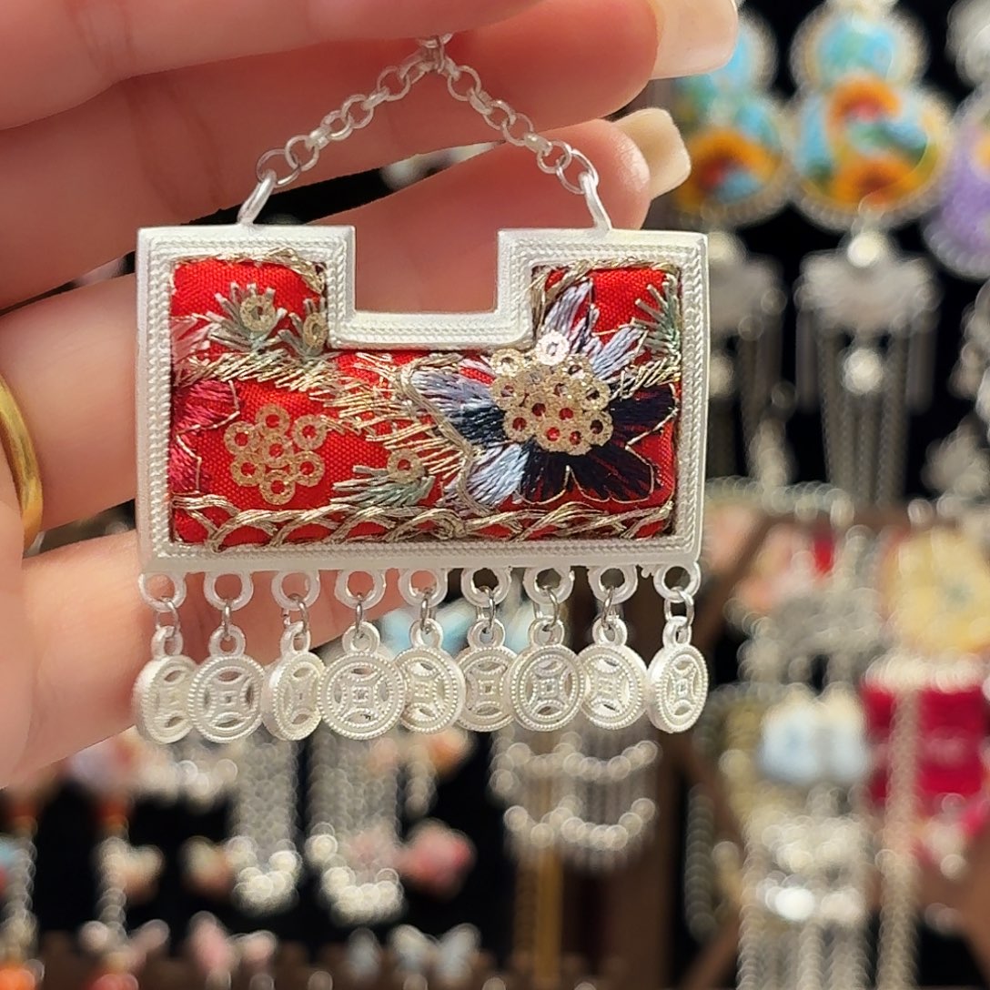 织绣云织谣老绣饰品800