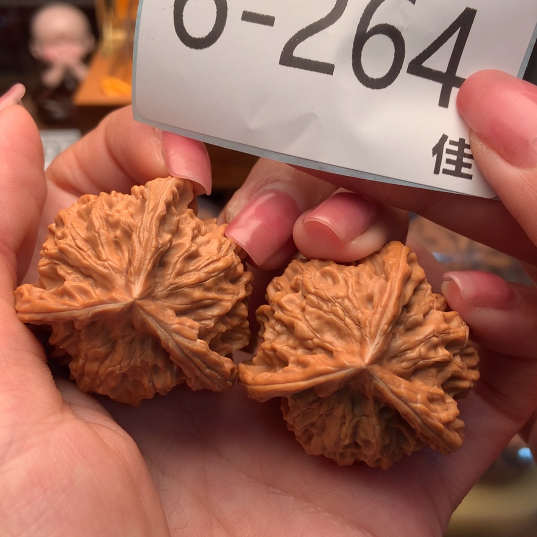 文玩核桃把件38盘山奔 