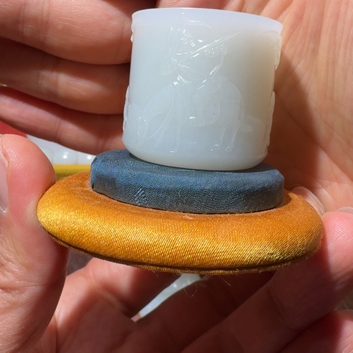 和田玉未镶嵌把件