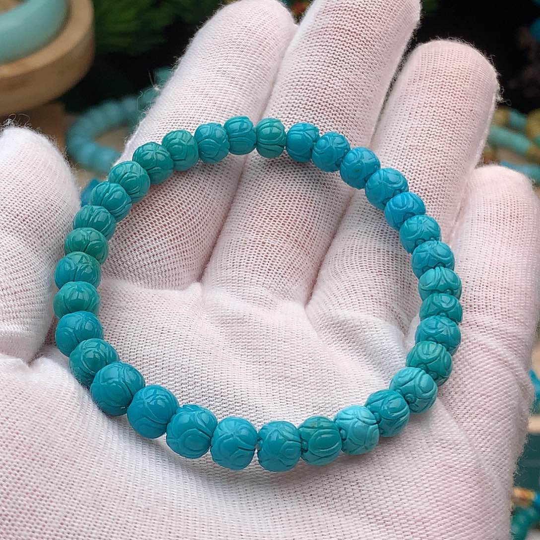 绿松石未镶嵌颈饰