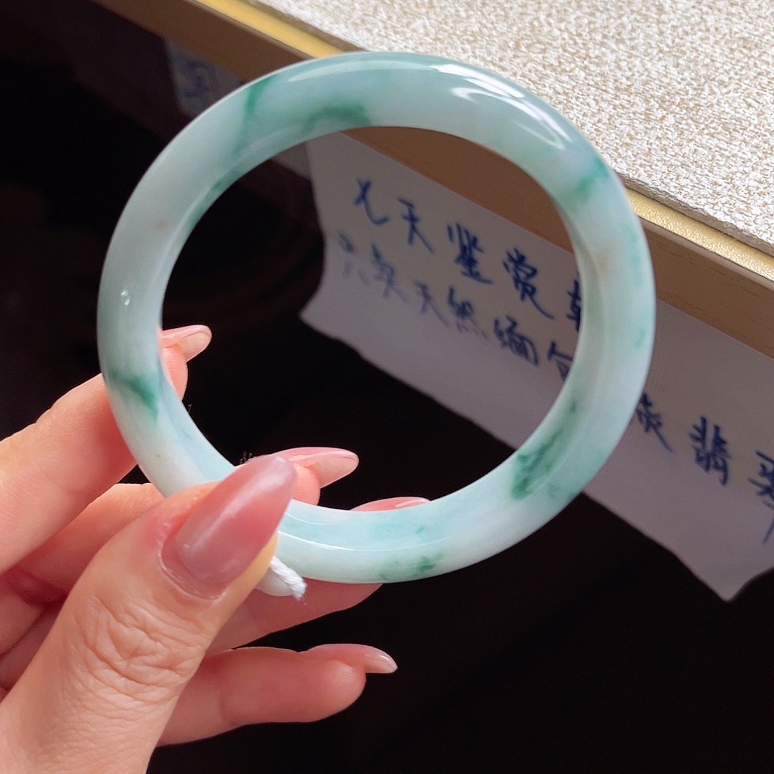 翡翠未镶嵌手镯手镯
