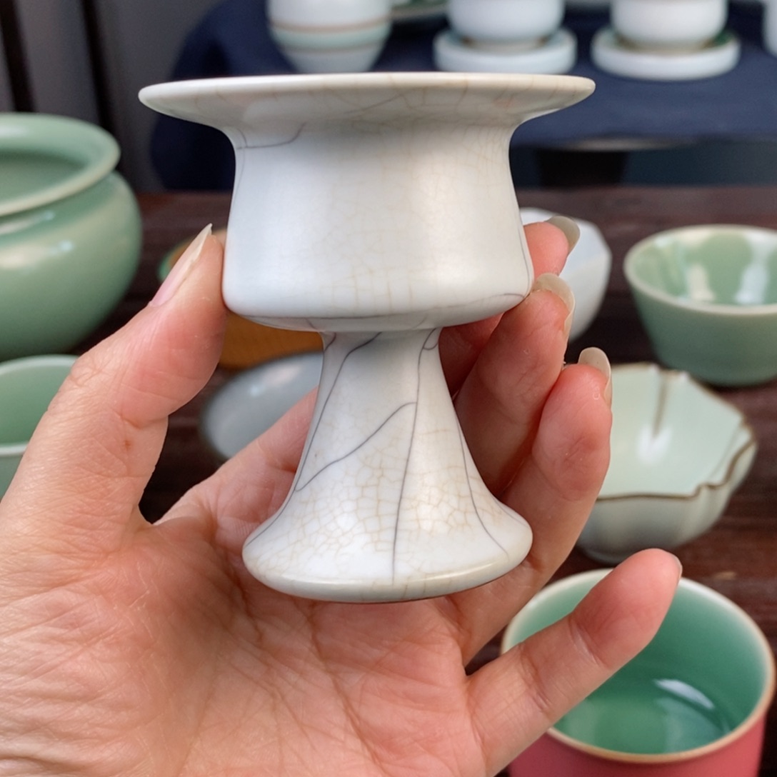 朱砂胎月白传世哥窑 金丝铁线 行炉 