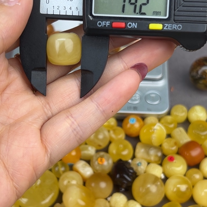 琥珀裸石未镶嵌微瑕32