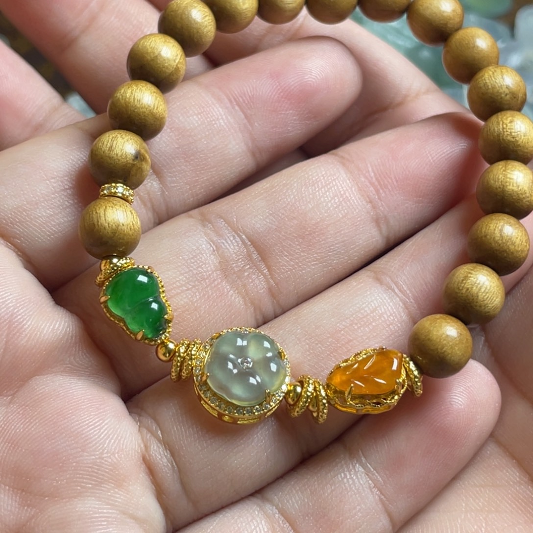 定制翡翠未镶嵌手串